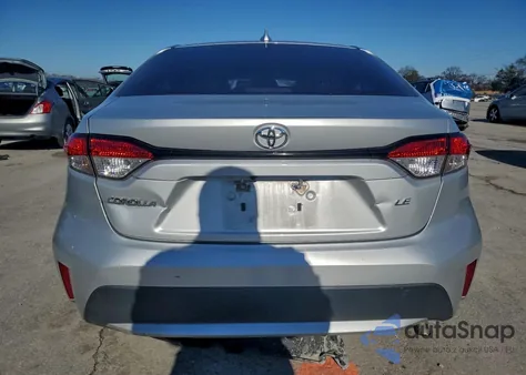 2020 Toyota Corolla Le z USA, uszkodzony, nr VIN 5YFEPRAE9LP064757